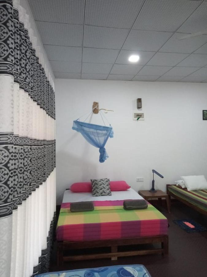 Thilina Homestay Сигирия Екстериор снимка